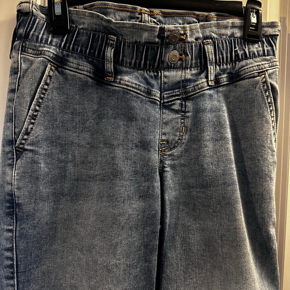 Abercrombie Kids High-Rise Mini Mom Jeans – Size 15/16 Regular – NWT